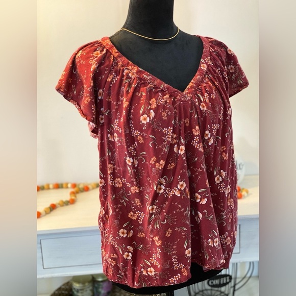 Maroon Floral Blouse ❤️🌺 - Picture 1 of 7
